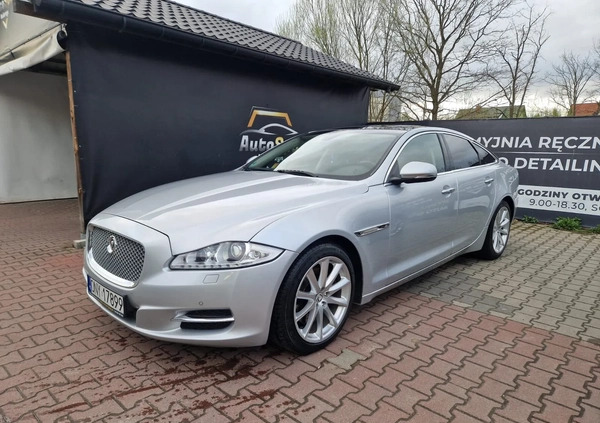 Jaguar XJ cena 62000 przebieg: 224000, rok produkcji 2011 z Mirosławiec małe 407